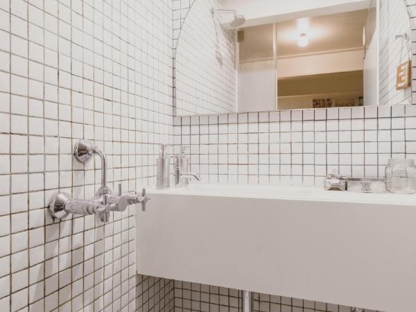 Abode Bombay : photo 6 de la chambre chambre double ou lits jumeaux basique (toilettes communes) – non-fumeurs