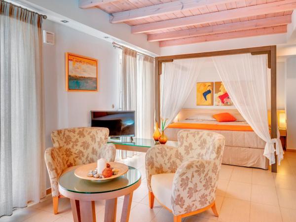 Nissaki Beach Hotel : photo 10 de la chambre suite - vue sur piscine