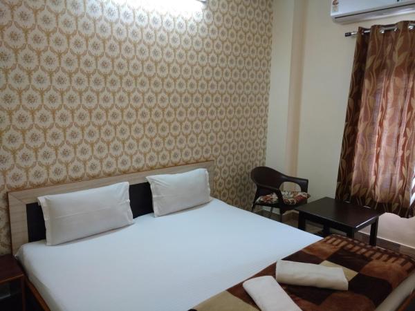 Madhav Guest House : photo 6 de la chambre chambre double deluxe
