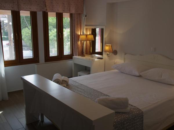 Nafsika : photo 2 de la chambre chambre quadruple - vue sur montagnes