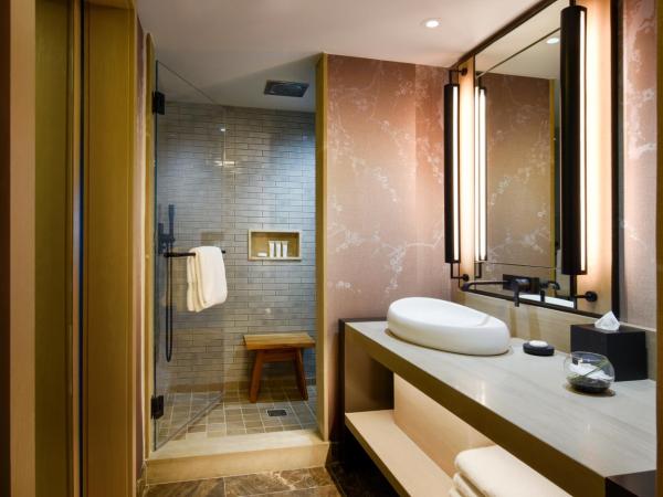 Nobu Hotel Miami Beach : photo 3 de la chambre chambre deluxe avec 2 lits queen-size - vue sur hôtel