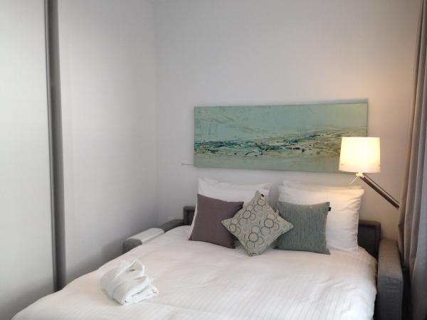 Antwerp Business Suites : photo 10 de la chambre petite chambre standard - vue sur ville