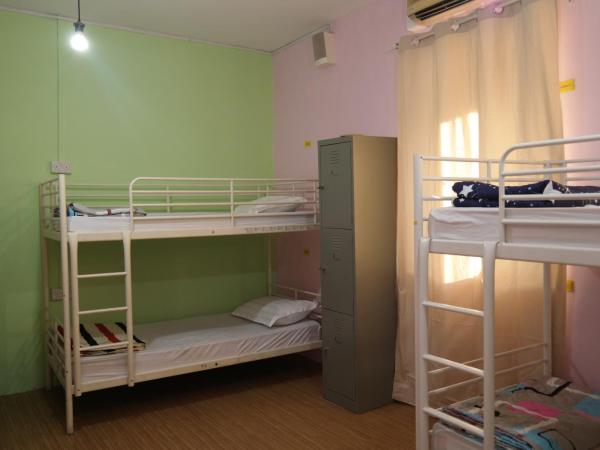 The Hive Singapore Hostel : photo 2 de la chambre chambre familiale avec salle de bains commune (6 lits)