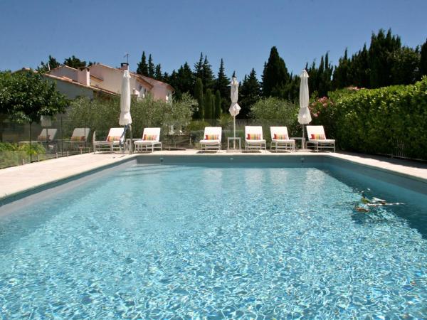 Mas de l'Estello B&B : photo 6 de la chambre chambre double - vue sur jardin