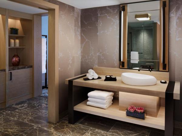 Nobu Hotel Miami Beach : photo 5 de la chambre chambre deluxe avec 2 lits queen-size - vue sur baie