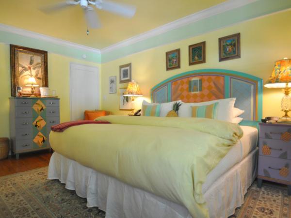 Pineapple Point Guesthouse & Resort - Gay Men's Resort : photo 3 de la chambre chambre lit king-size deluxe