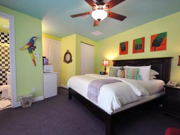 Pineapple Point Guesthouse & Resort - Gay Men's Resort : photo 1 de la chambre chambre lit king-size deluxe