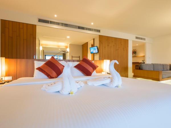 G Hua Hin Resort & Mall : photo 10 de la chambre suite avec jacuzzi et piscine