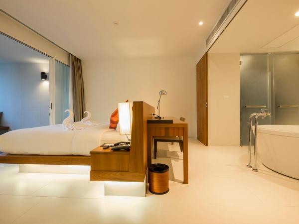 G Hua Hin Resort & Mall : photo 8 de la chambre suite avec jacuzzi et piscine