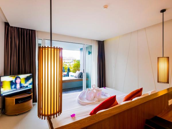 G Hua Hin Resort & Mall : photo 6 de la chambre hébergement deluxe avec piscine jacuzzi