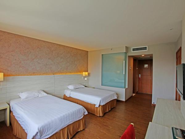 Hotel Malaysia : photo 2 de la chambre grande chambre supérieure