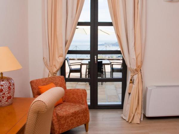 Miramare Apartments&Suites : photo 10 de la chambre grand studio avec vue sur la mer