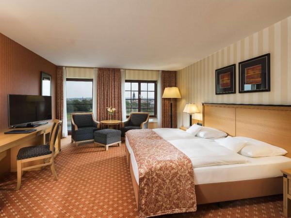 Maritim Hotel Dresden : photo 4 de la chambre chambre double supérieure - vue sur elbe