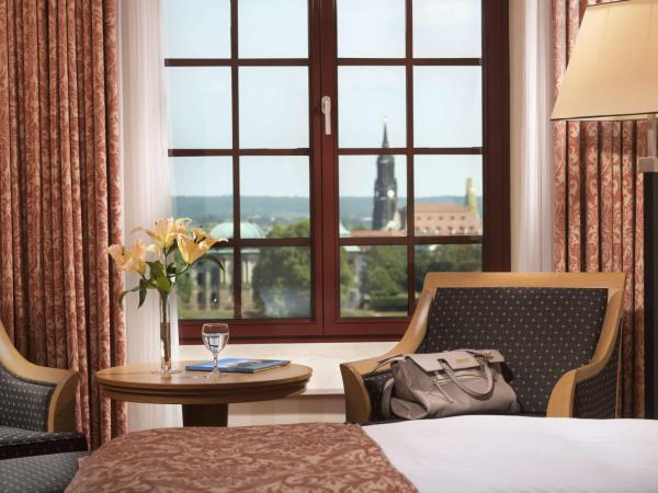 Maritim Hotel Dresden : photo 2 de la chambre chambre double supérieure - vue sur elbe
