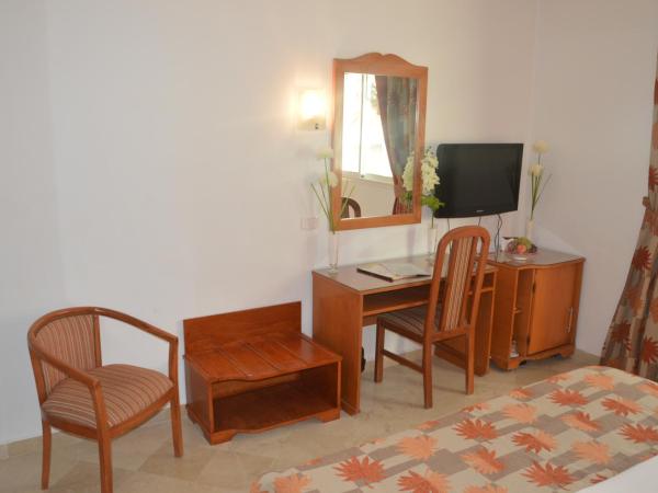 Hotel la princesse : photo 7 de la chambre chambre triple