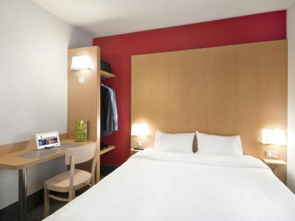 B&B HOTEL Grenoble Centre Alpexpo : photo 1 de la chambre chambre double