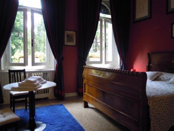 Villa V : photo 9 de la chambre chambre double - vue sur jardin