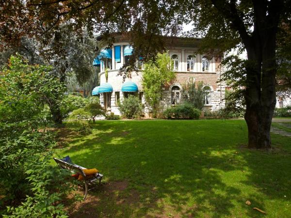 Villa V : photo 1 de la chambre chambre double - vue sur parc