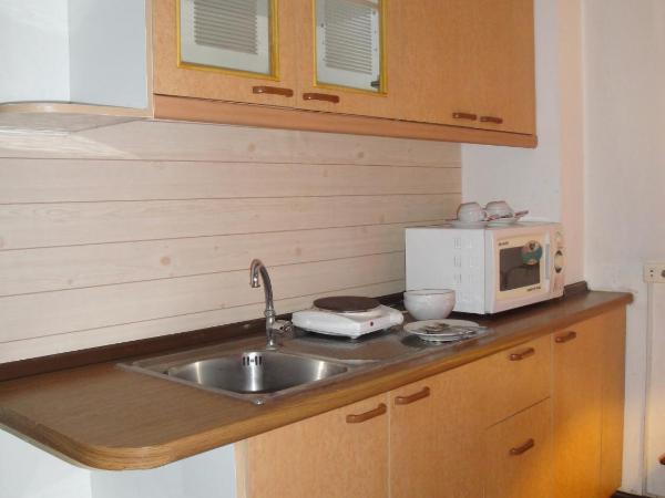 Interchange Tower Serviced Apartment - SHA Extra Plus : photo 3 de la chambre suite