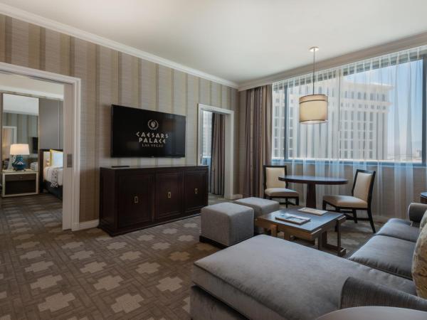 Caesars Palace Hotel & Casino : photo 3 de la chambre suite exécutive julius avec lit king-size