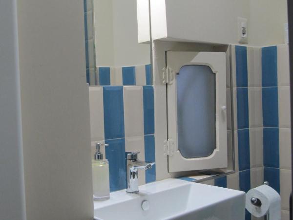 Al Porta Susa B&B : photo 1 de la chambre chambre double avec salle de bains privative extérieure