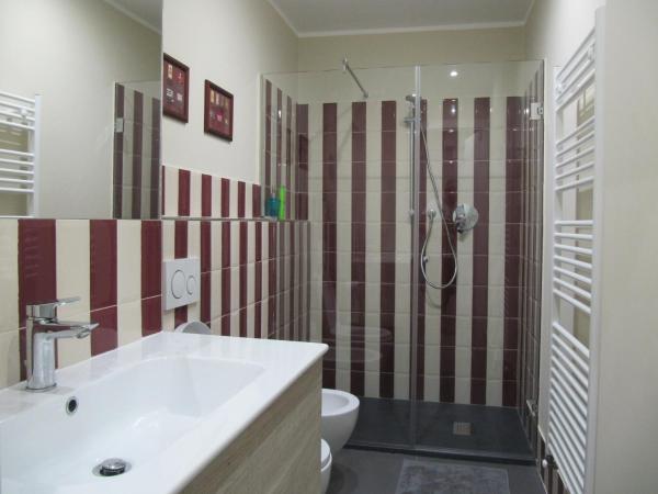 Al Porta Susa B&B : photo 4 de la chambre chambre double avec salle de bains privative extérieure