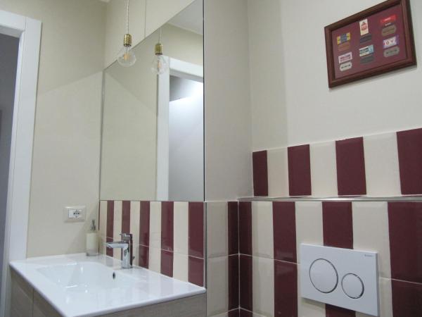 Al Porta Susa B&B : photo 5 de la chambre chambre double avec salle de bains privative extérieure