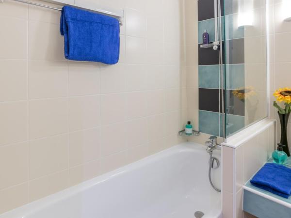 Résidence Pierre & Vacances L'Archipel : photo 9 de la chambre studio avec alcôve et terrasse ou balcon (4 personnes)