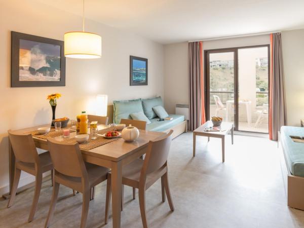 Résidence Pierre & Vacances L'Archipel : photo 1 de la chambre appartement 2 chambres avec terrasse ou balcon (7 personnes)