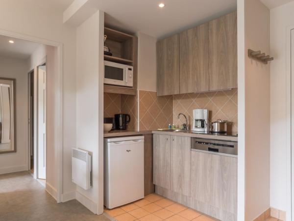 Résidence Pierre & Vacances L'Archipel : photo 2 de la chambre appartement 1 chambre avec terrasse ou balcon (5 personnes) - vue sur mer