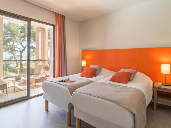 Résidence Pierre & Vacances L'Archipel : photo 6 de la chambre appartement 1 chambre avec terrasse ou balcon (5 personnes) - vue sur mer