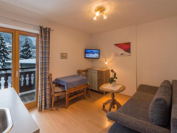 Pension Haus Christl : photo 10 de la chambre appartement avec balcon