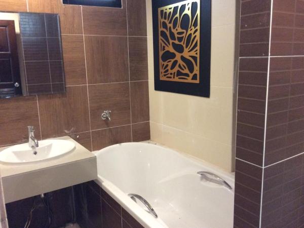 Baan Pordeedin : photo 5 de la chambre chambre triple avec salle de bains privative