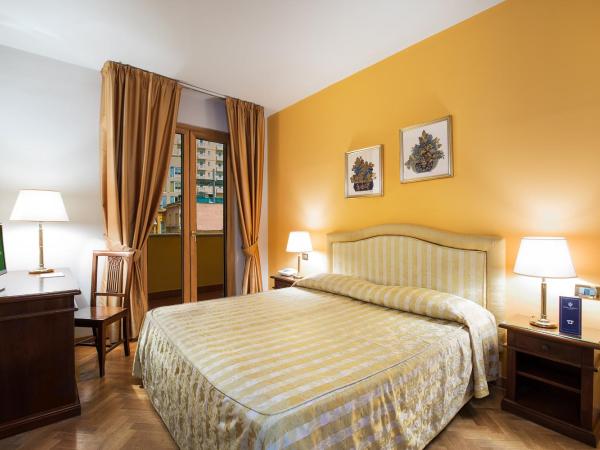 Hotel Isabella : photo 4 de la chambre chambre double ou lits jumeaux classique avec balcon