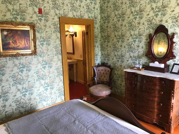 Cosmopolitan Hotel : photo 2 de la chambre chambre lit queen-size - vue sur jardin