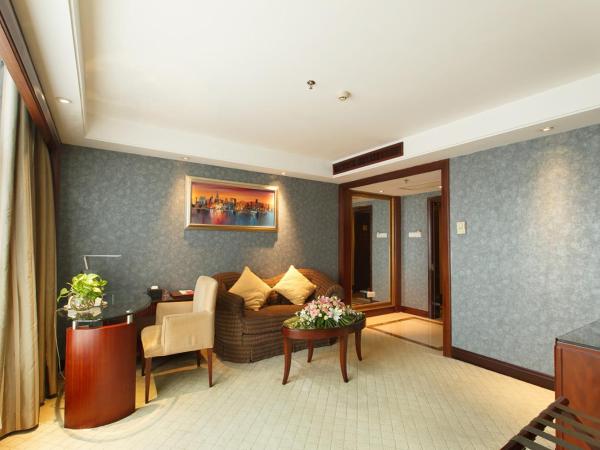 Grand Royal Hotel : photo 1 de la chambre suite affaires