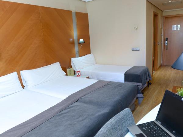 Silken Juan de Austria : photo 4 de la chambre chambre double ou lits jumeaux confort avec lit d'appoint