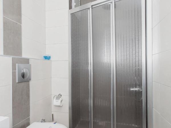 Zengin City Hotel : photo 8 de la chambre grande chambre double