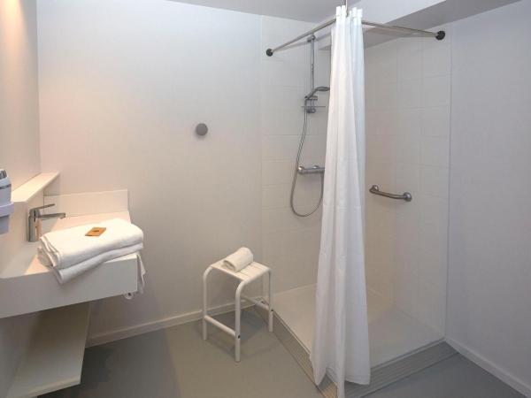 Coto Hotel : photo 4 de la chambre chambre triple - accessible aux personnes à mobilité réduite