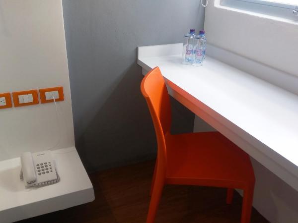 Hotel Star Express Puebla : photo 3 de la chambre chambre lit queen-size 