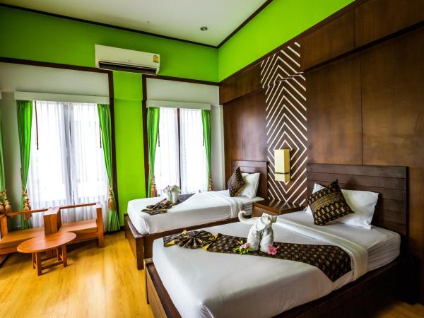 Phi Phi Andaman Beach Resort-SHA Plus : photo 3 de la chambre bungalow de luxe avec lits jumeaux