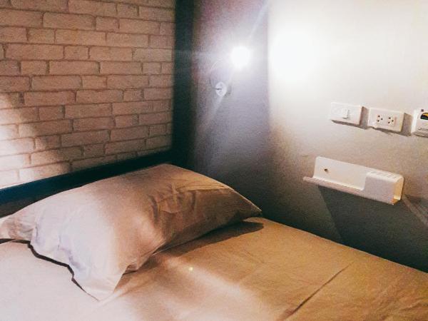 The Moon Hostel Huahin : photo 8 de la chambre lit superposé dans dortoir mixte