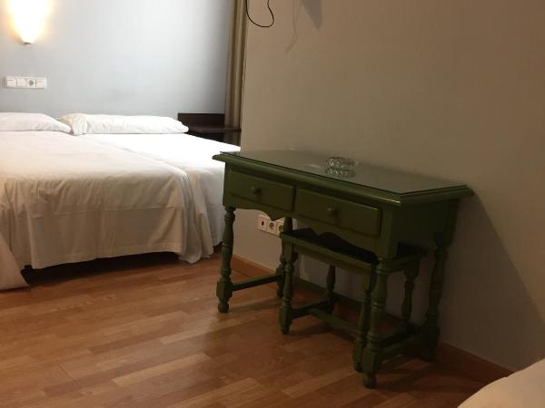 Hotel Madrid Río : photo 1 de la chambre chambre triple