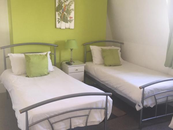 The Angerstein Hotel : photo 1 de la chambre chambre triple avec salle de bains commune