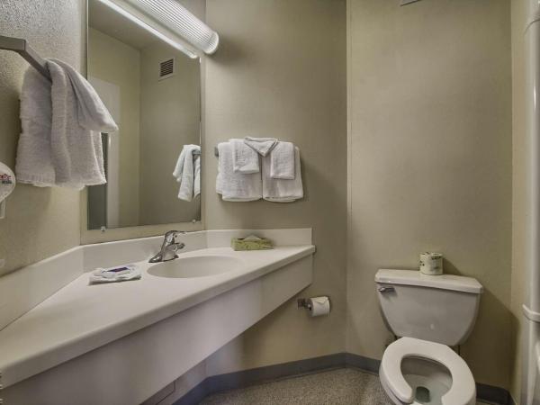 Motel 6-London, ON - Ontario : photo 4 de la chambre chambre deluxe avec 2 lits queen-size - non-fumeurs