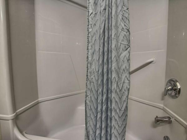 Motel 6-London, ON - Ontario : photo 9 de la chambre chambre lit king-size deluxe - non-fumeurs