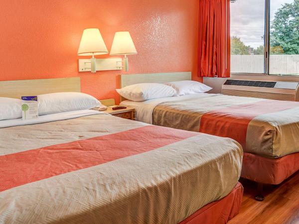 Motel 6-Portland, OR - Central : photo 2 de la chambre chambre quadruple