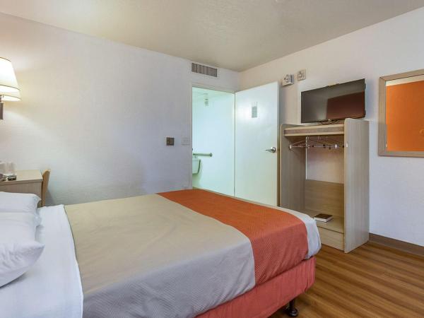 Motel 6-Phoenix, AZ - North Bell Road : photo 2 de la chambre chambre double - accessible aux personnes à mobilité réduite 