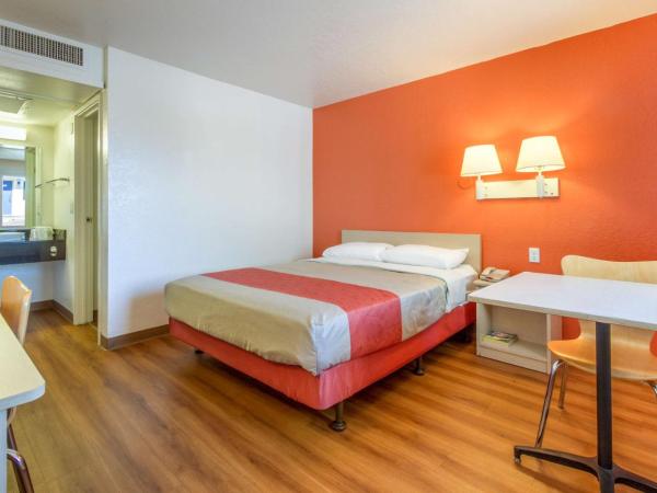 Motel 6-Phoenix, AZ - North Bell Road : photo 4 de la chambre chambre double - accessible aux personnes à mobilité réduite 