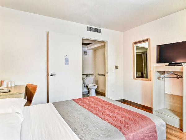 Motel 6-Pittsburgh, PA - Crafton : photo 1 de la chambre chambre lit queen-size